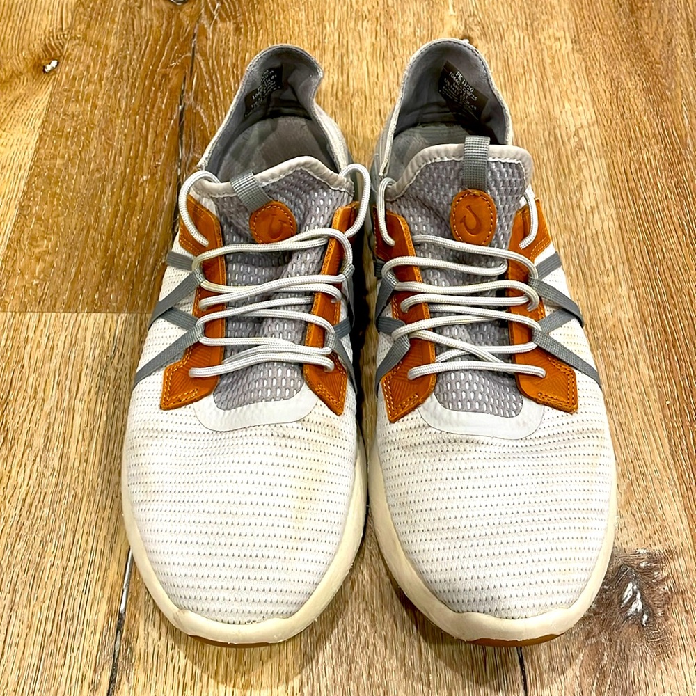 Okukai Mio Li Tan and Poi Gray Shoes